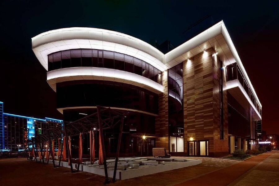 Какое оборудование выбрать для контурной подсветки фасадов - статья RULED