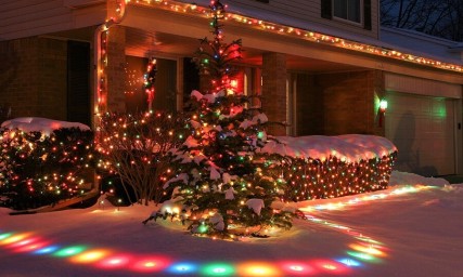 Безопасность и нормы при новогоднем оформлении зданий